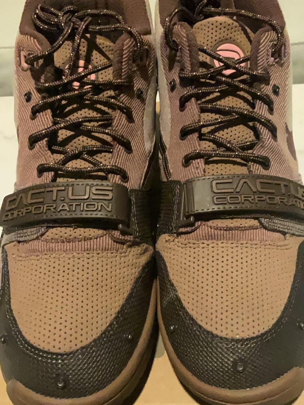 Nike Men's Brown and Dark Brown Travis Scott Trainer Sneakers - Picture 3 of 10